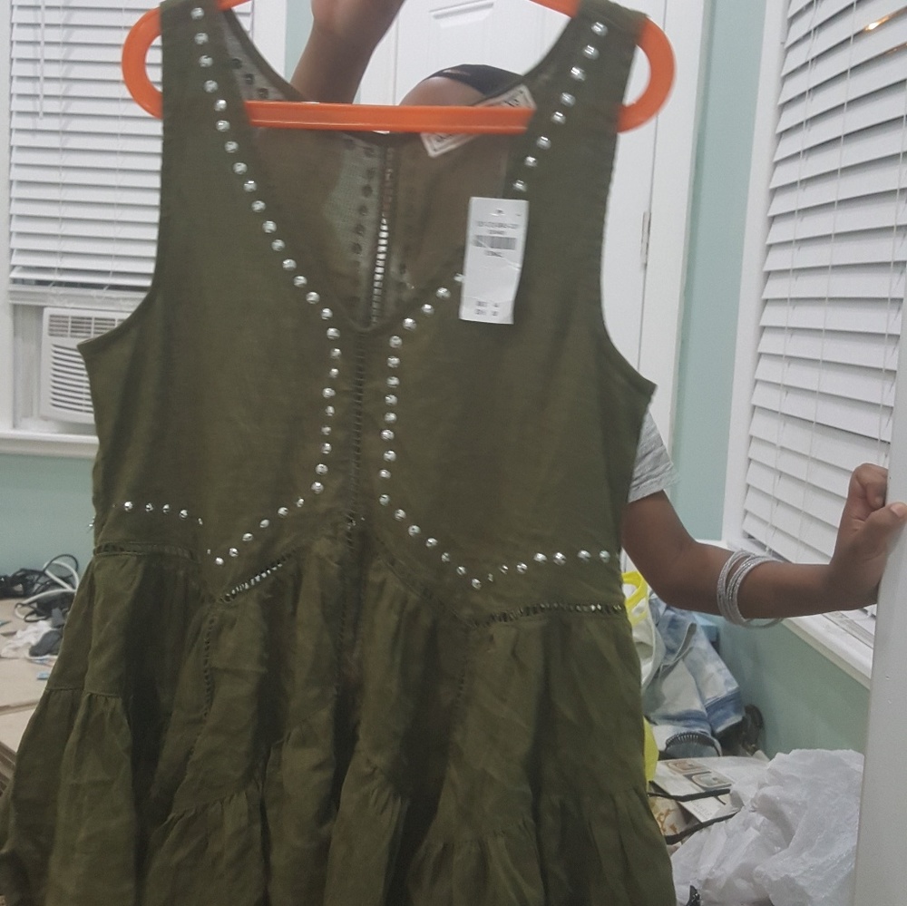 Top - Picture 2 of 2